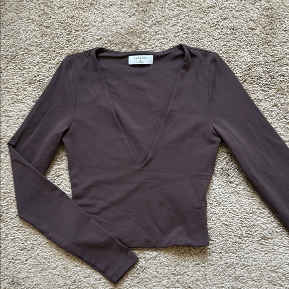 Aritzia Babaton Contour Brown Plunge V Neck Long Sleeve Crop Tee - Picture 1 of 10